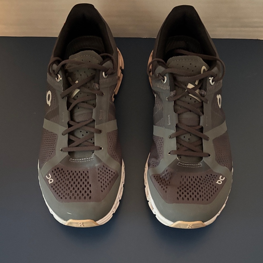 ON Clouds Running Dark Gray Athletic Sneakers